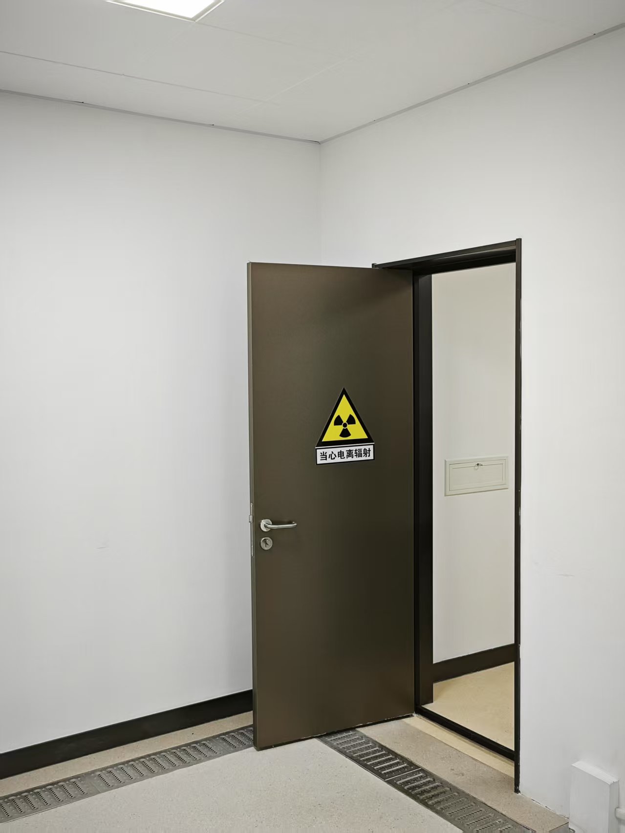 泰安CT室手动单开防护铅门